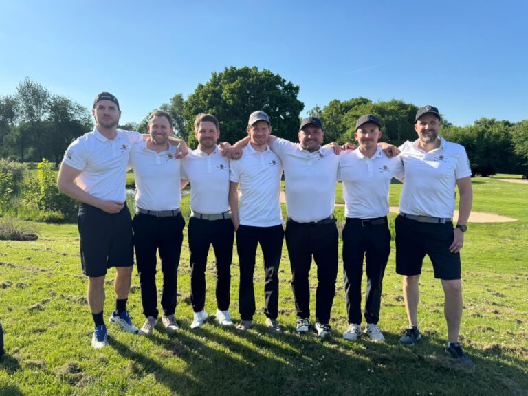 Das Foto zeigt unser DGL-Herren-Team mit (v.l.): Tobias Kemper, Marc Stange, Justin Karst, Julius Wrede, Sebastian Burges, Florian Turck und Frank Beilenhoff. Außerdem spielte beim Saisonauftakt in Werl Christopher Stracke mit.